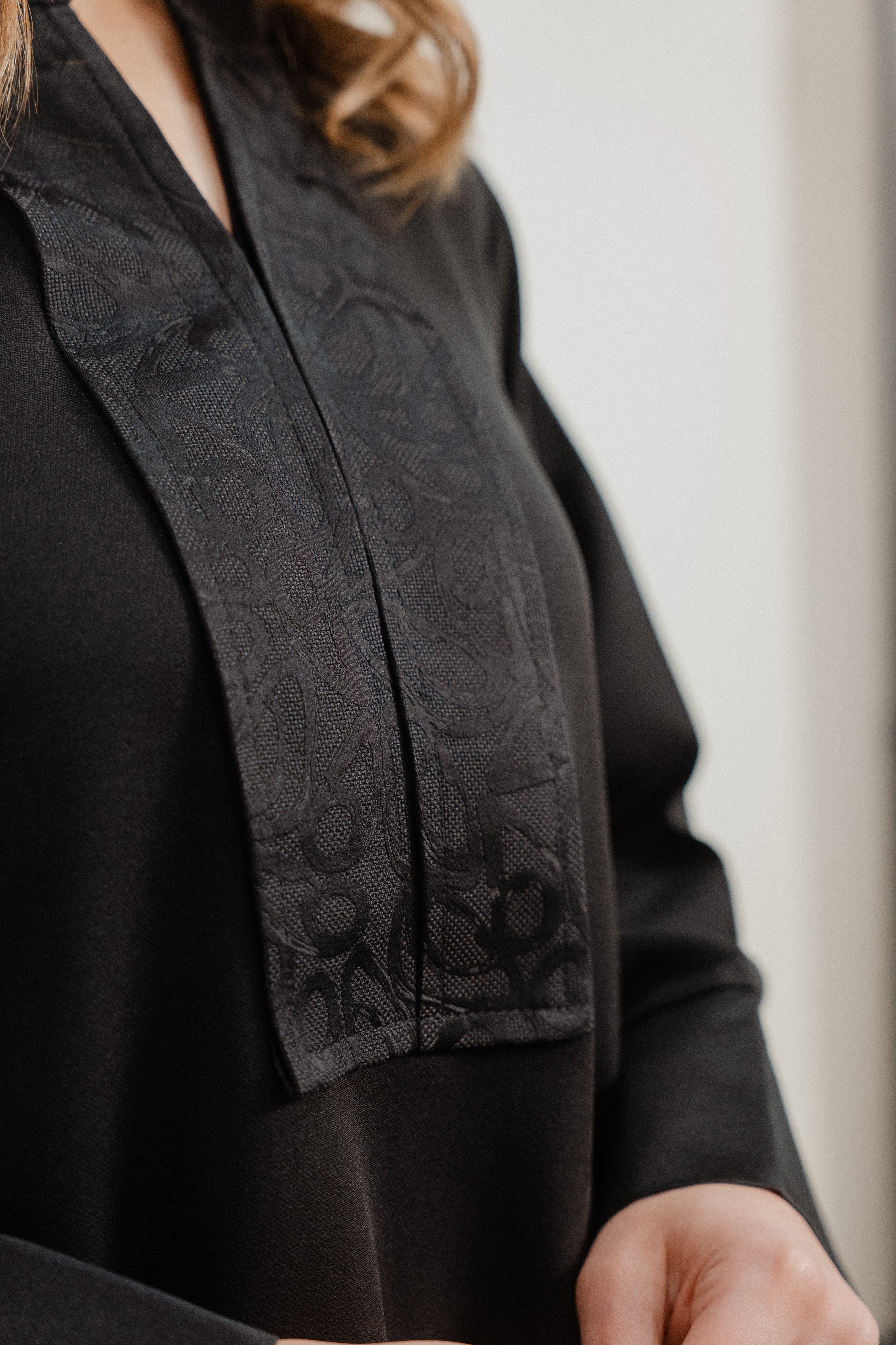 Black Abaya – Élégance Aura Luxury Homewear
