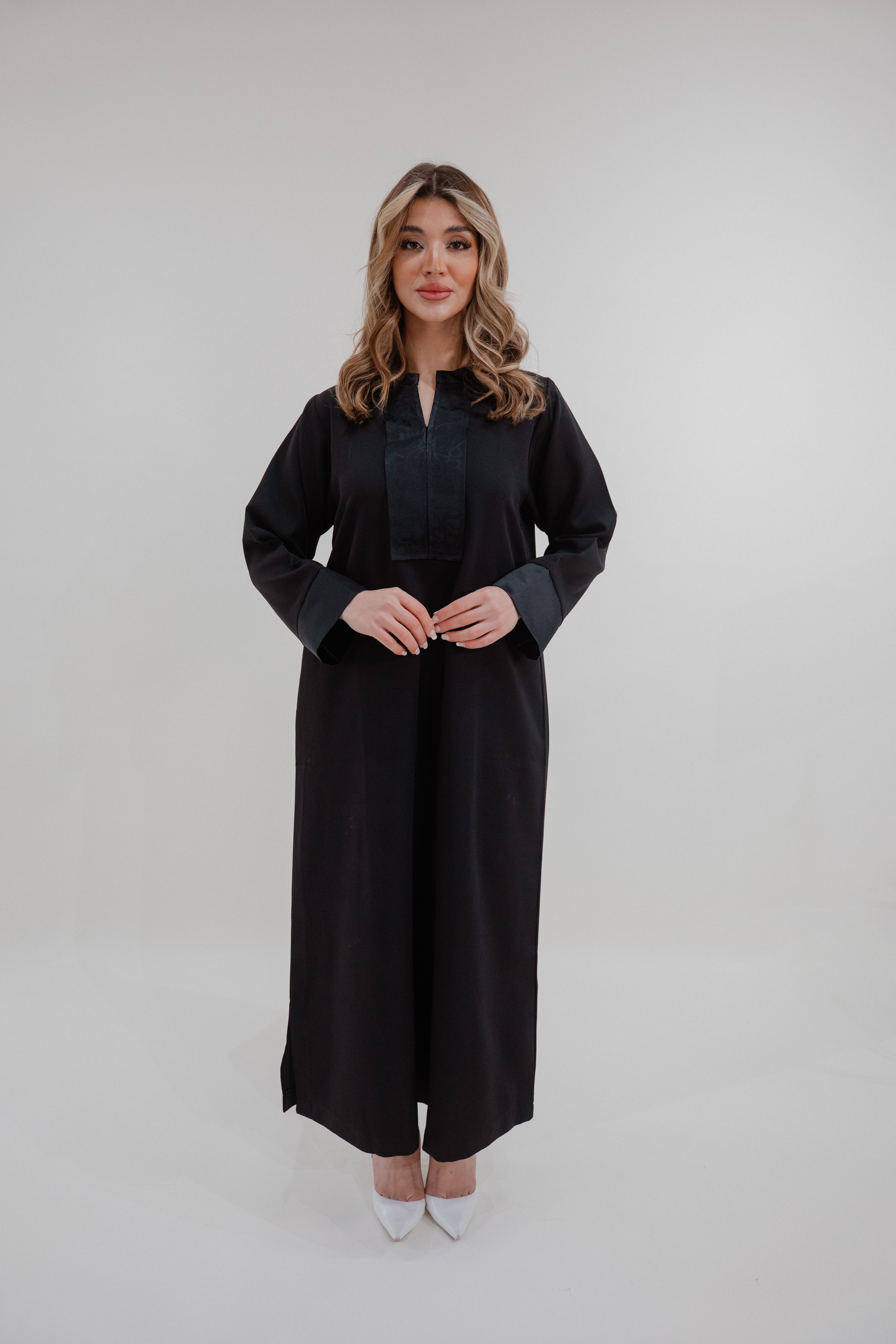 Black Short Sleeve Abaya – Élégance Aura Luxury Homewear